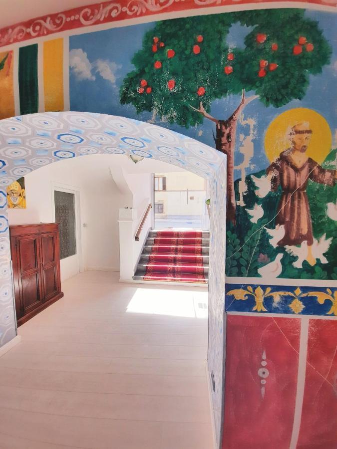 Hotel San Francesco E Il Lupo กุบบีโอ ภายนอก รูปภาพ