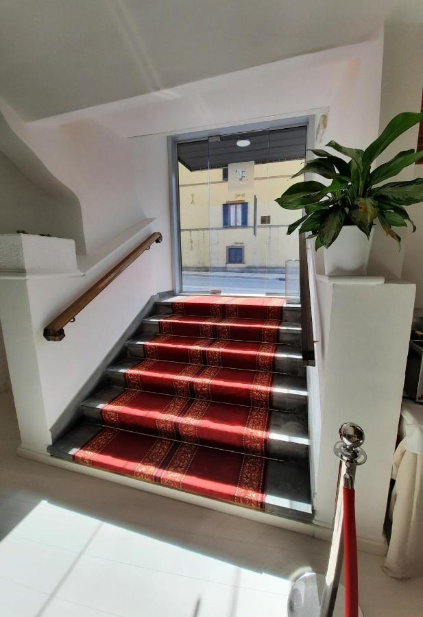 Hotel San Francesco E Il Lupo กุบบีโอ ภายนอก รูปภาพ