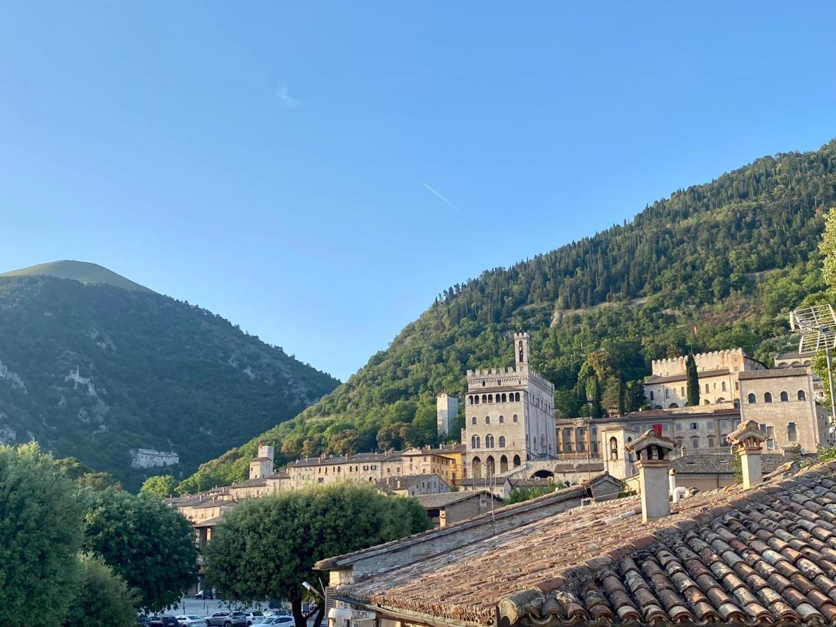 Hotel San Francesco E Il Lupo กุบบีโอ ภายนอก รูปภาพ