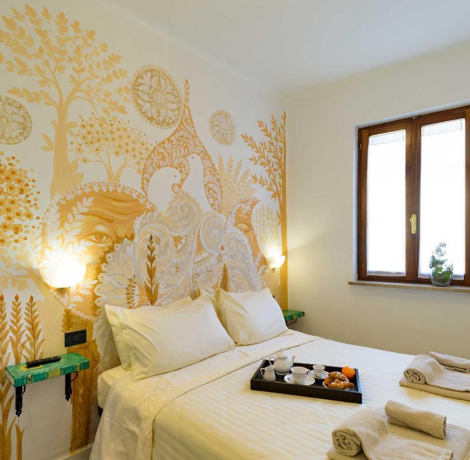 Hotel San Francesco E Il Lupo กุบบีโอ ภายนอก รูปภาพ
