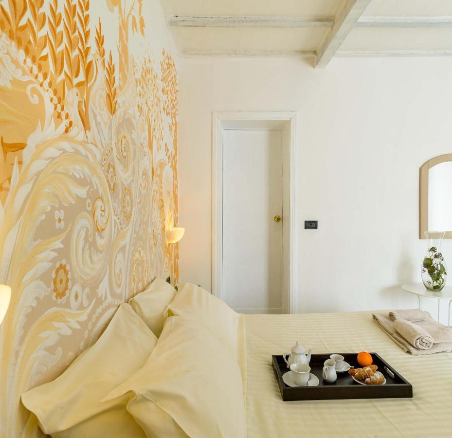 Hotel San Francesco E Il Lupo กุบบีโอ ภายนอก รูปภาพ
