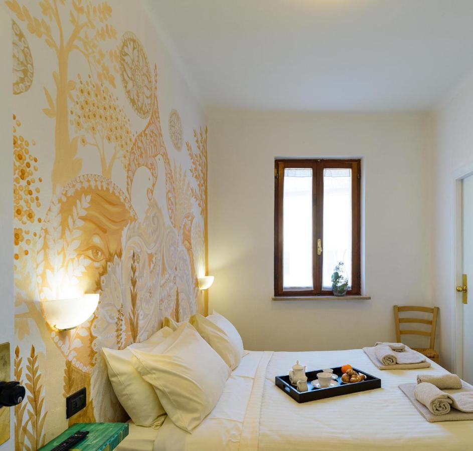 Hotel San Francesco E Il Lupo กุบบีโอ ภายนอก รูปภาพ