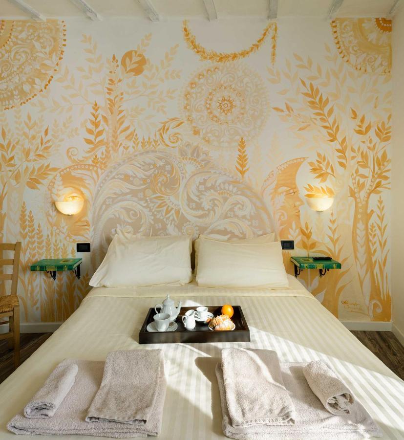 Hotel San Francesco E Il Lupo กุบบีโอ ภายนอก รูปภาพ