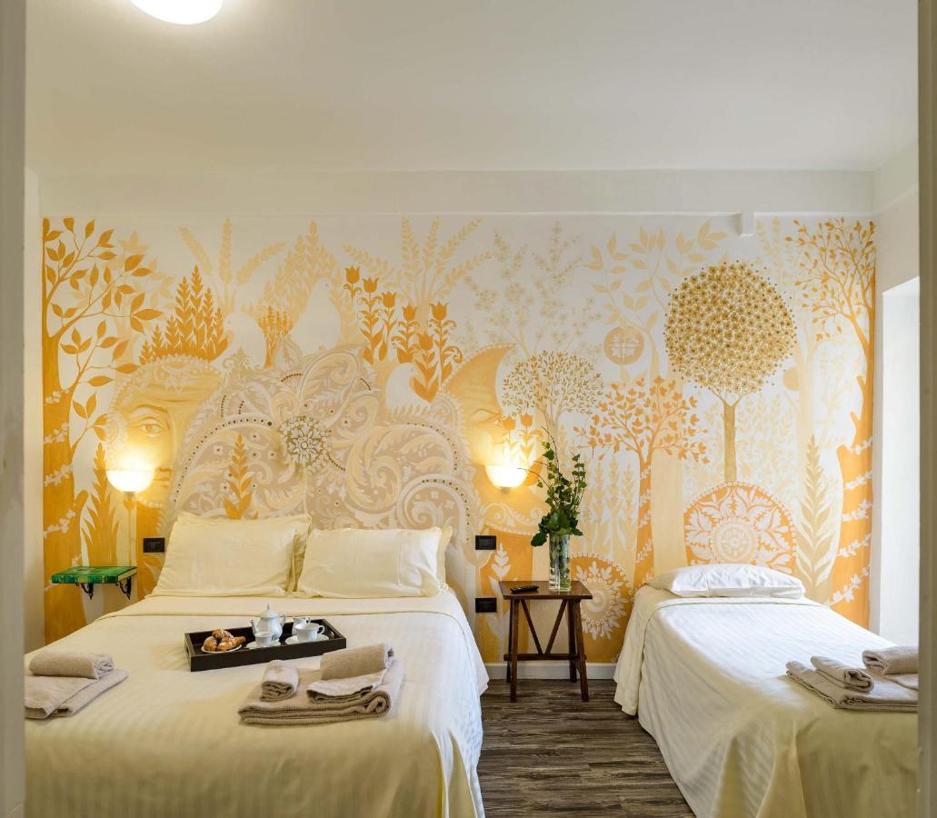 Hotel San Francesco E Il Lupo กุบบีโอ ภายนอก รูปภาพ