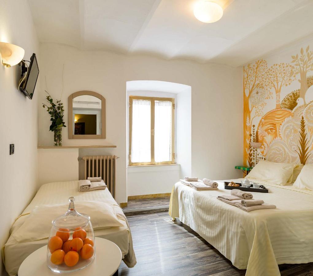 Hotel San Francesco E Il Lupo กุบบีโอ ภายนอก รูปภาพ