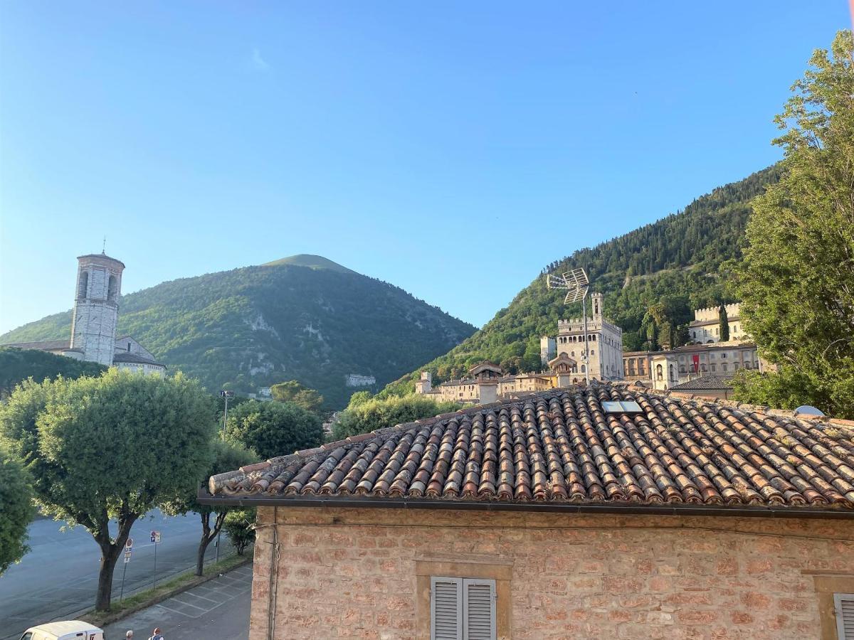 Hotel San Francesco E Il Lupo กุบบีโอ ภายนอก รูปภาพ