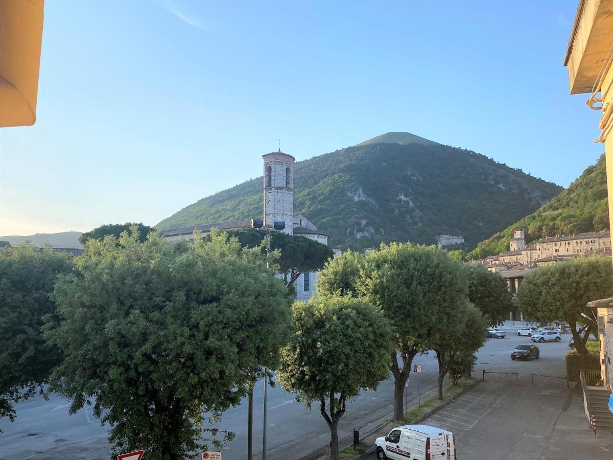 Hotel San Francesco E Il Lupo กุบบีโอ ภายนอก รูปภาพ