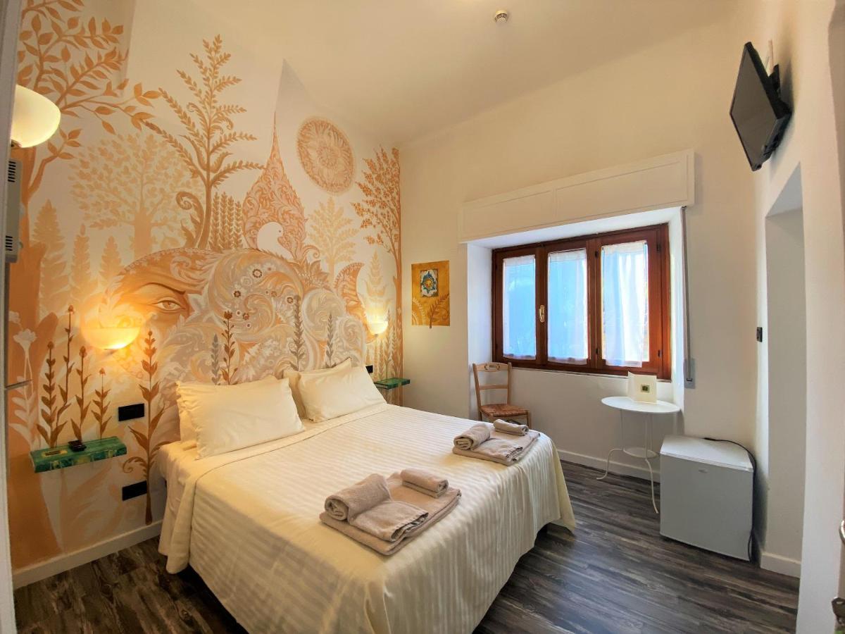 Hotel San Francesco E Il Lupo กุบบีโอ ภายนอก รูปภาพ