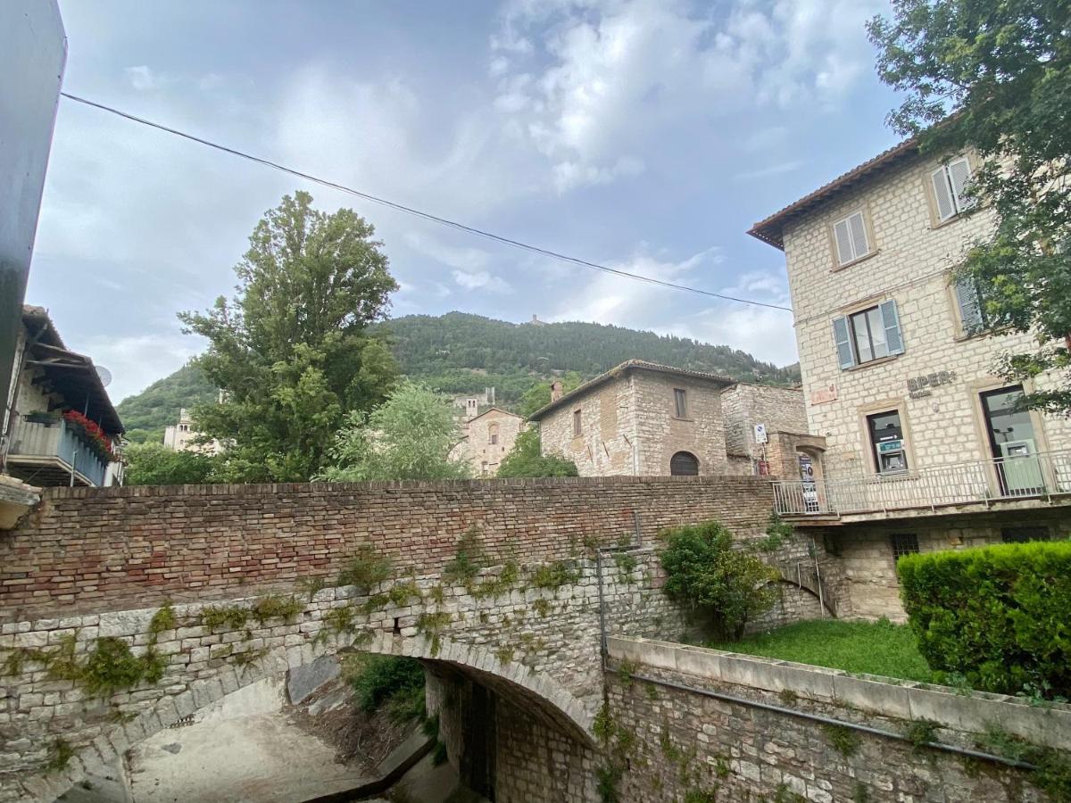 Hotel San Francesco E Il Lupo กุบบีโอ ภายนอก รูปภาพ